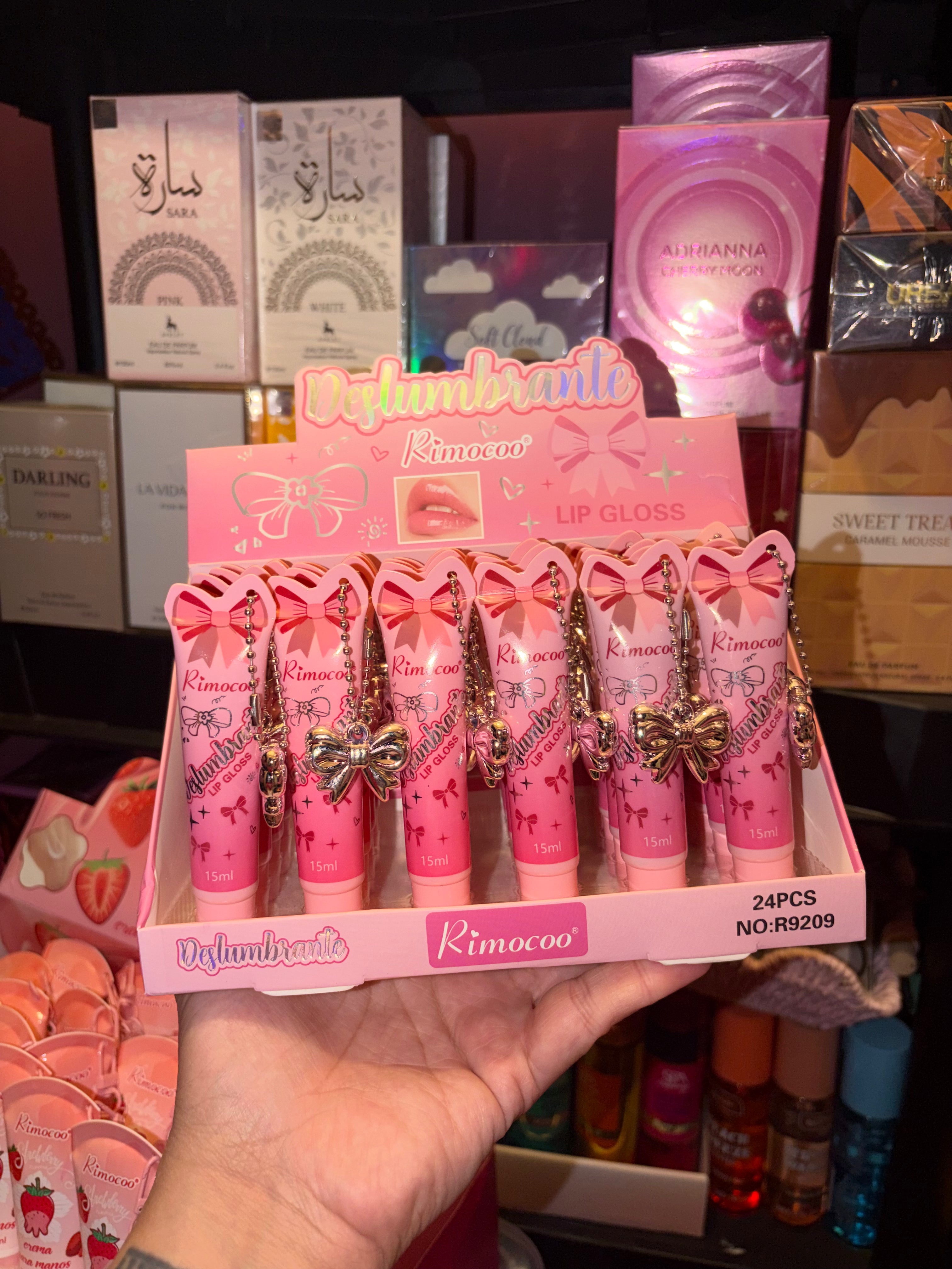 Lip gloss bow